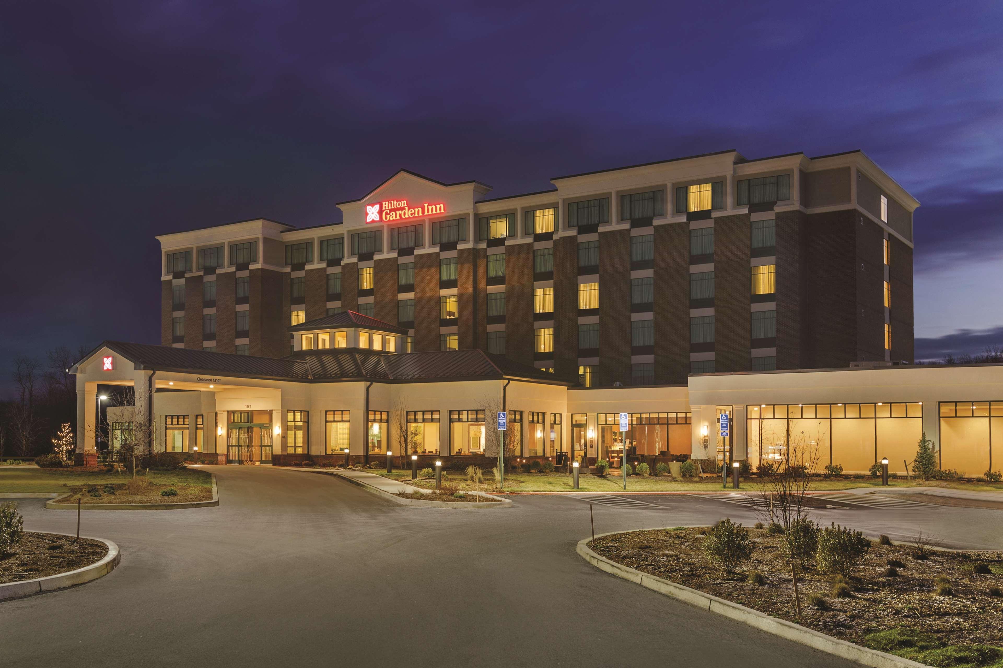 Hilton Garden Inn Wallingford/Meriden Екстериор снимка