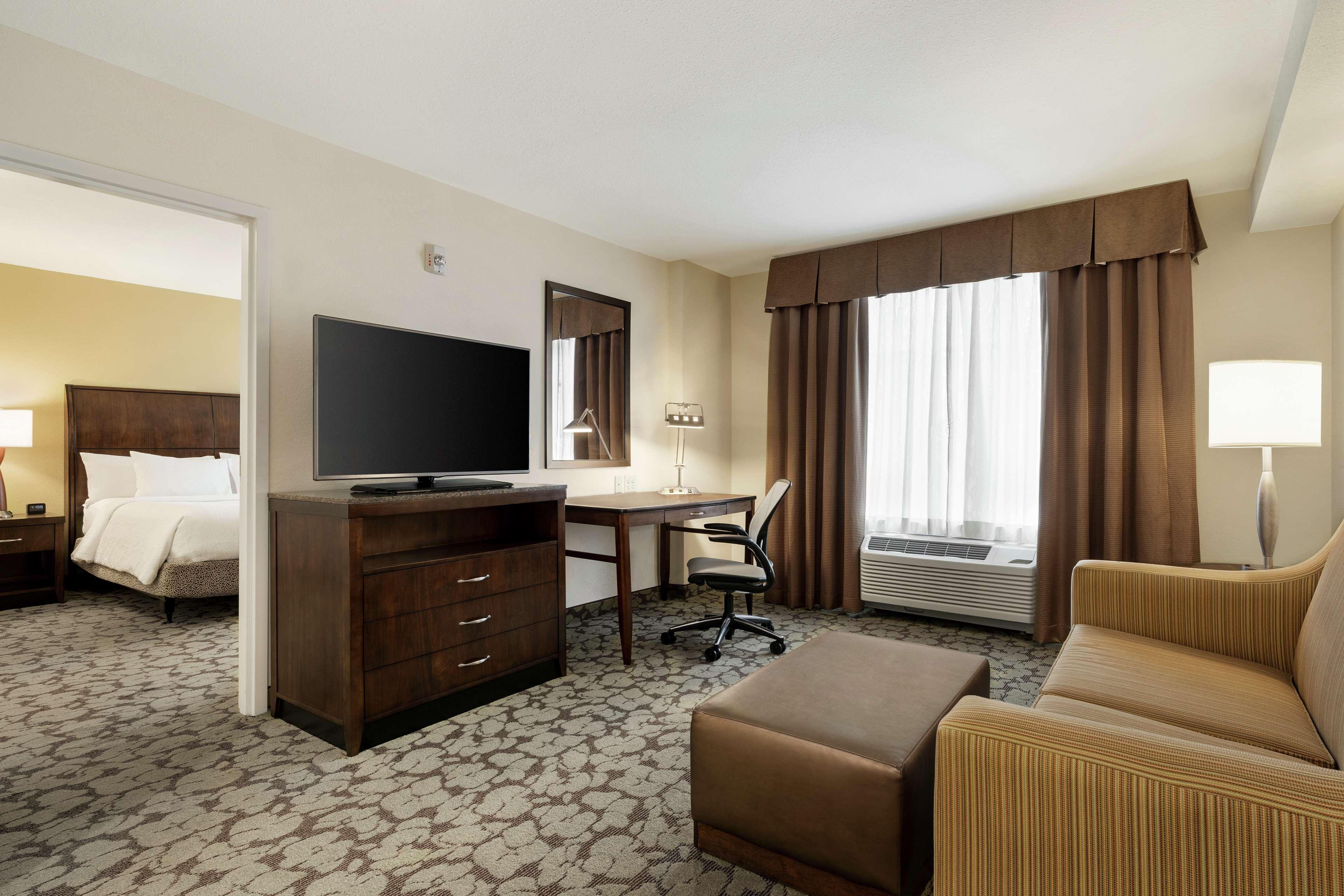 Hilton Garden Inn Wallingford/Meriden Екстериор снимка