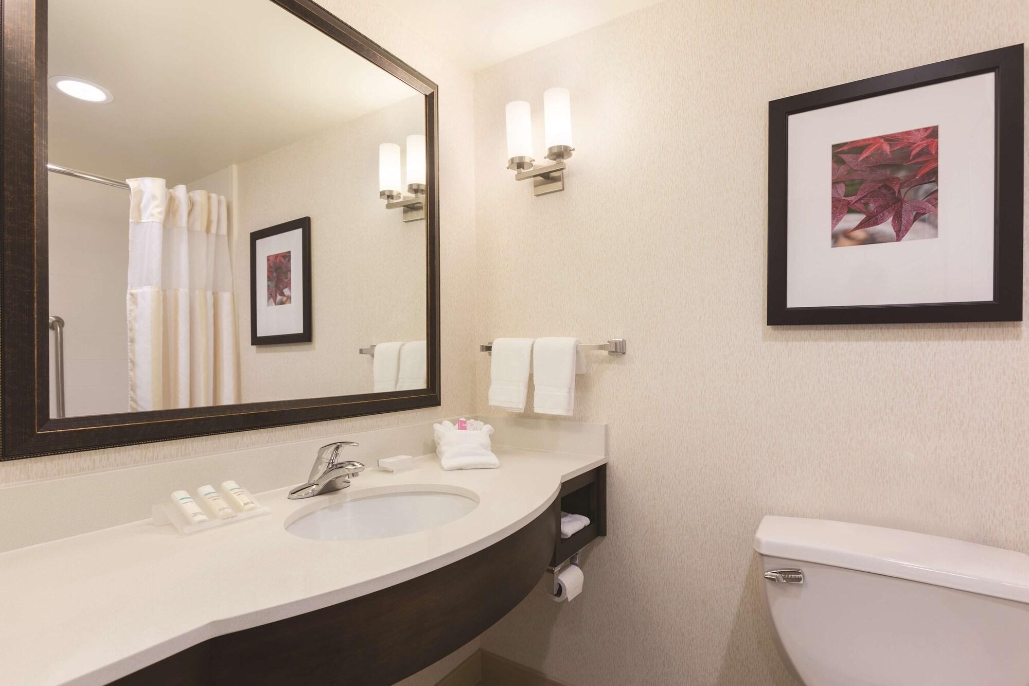 Hilton Garden Inn Wallingford/Meriden Екстериор снимка