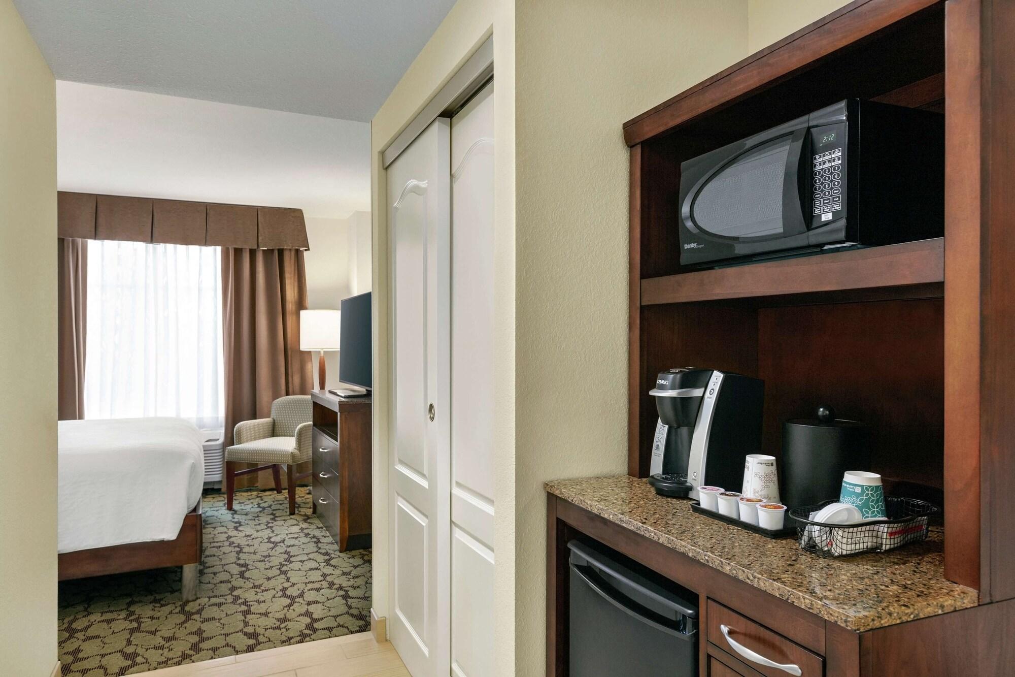 Hilton Garden Inn Wallingford/Meriden Екстериор снимка