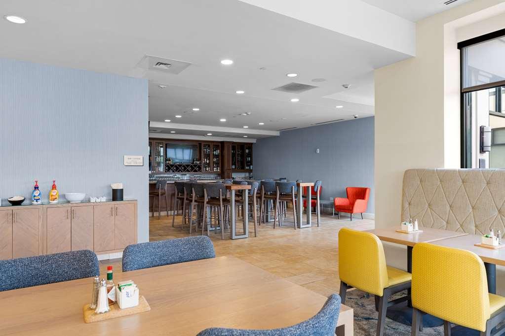 Hilton Garden Inn Wallingford/Meriden Ресторант снимка