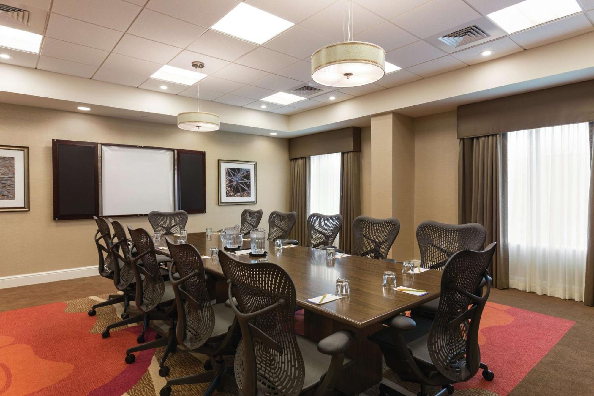 Hilton Garden Inn Wallingford/Meriden Екстериор снимка